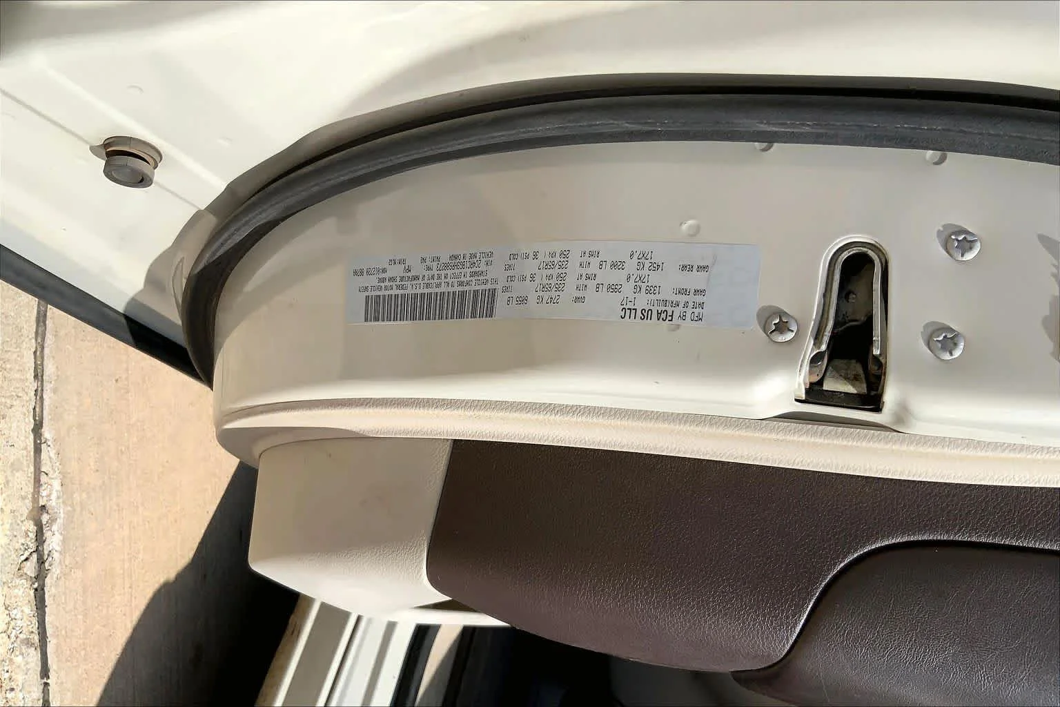Used 2017 Tusk White Chrysler Touring-L image 31