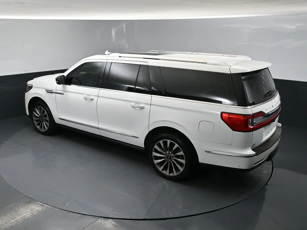 Used 2020 White Lincoln Reserve image 15