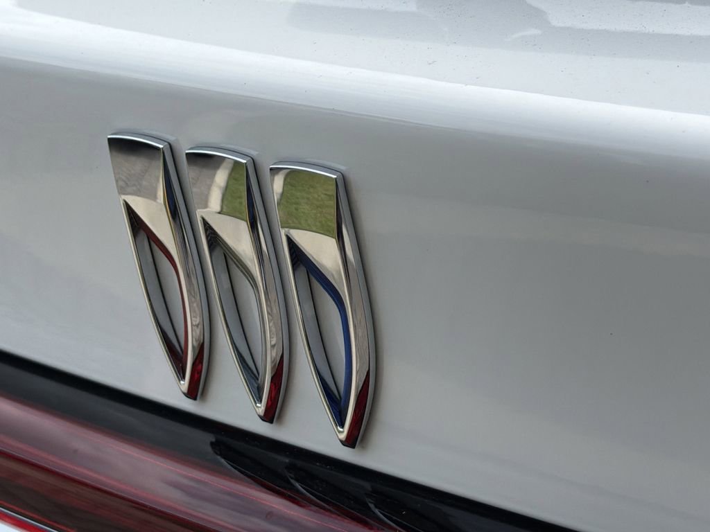 New 2026 Summit White Buick Preferred image 10
