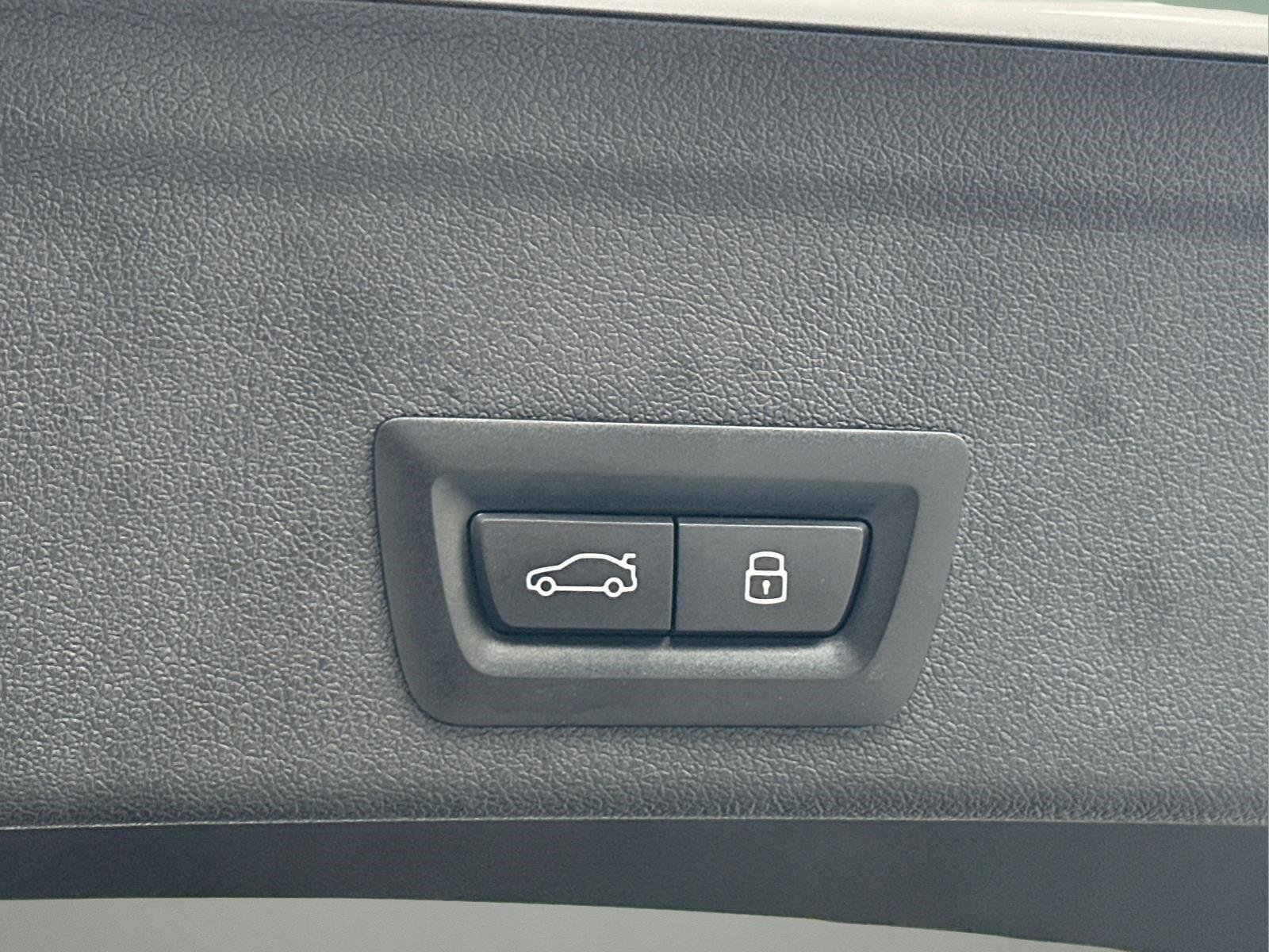 Used 2024 Mineral White Metallic BMW  image 6