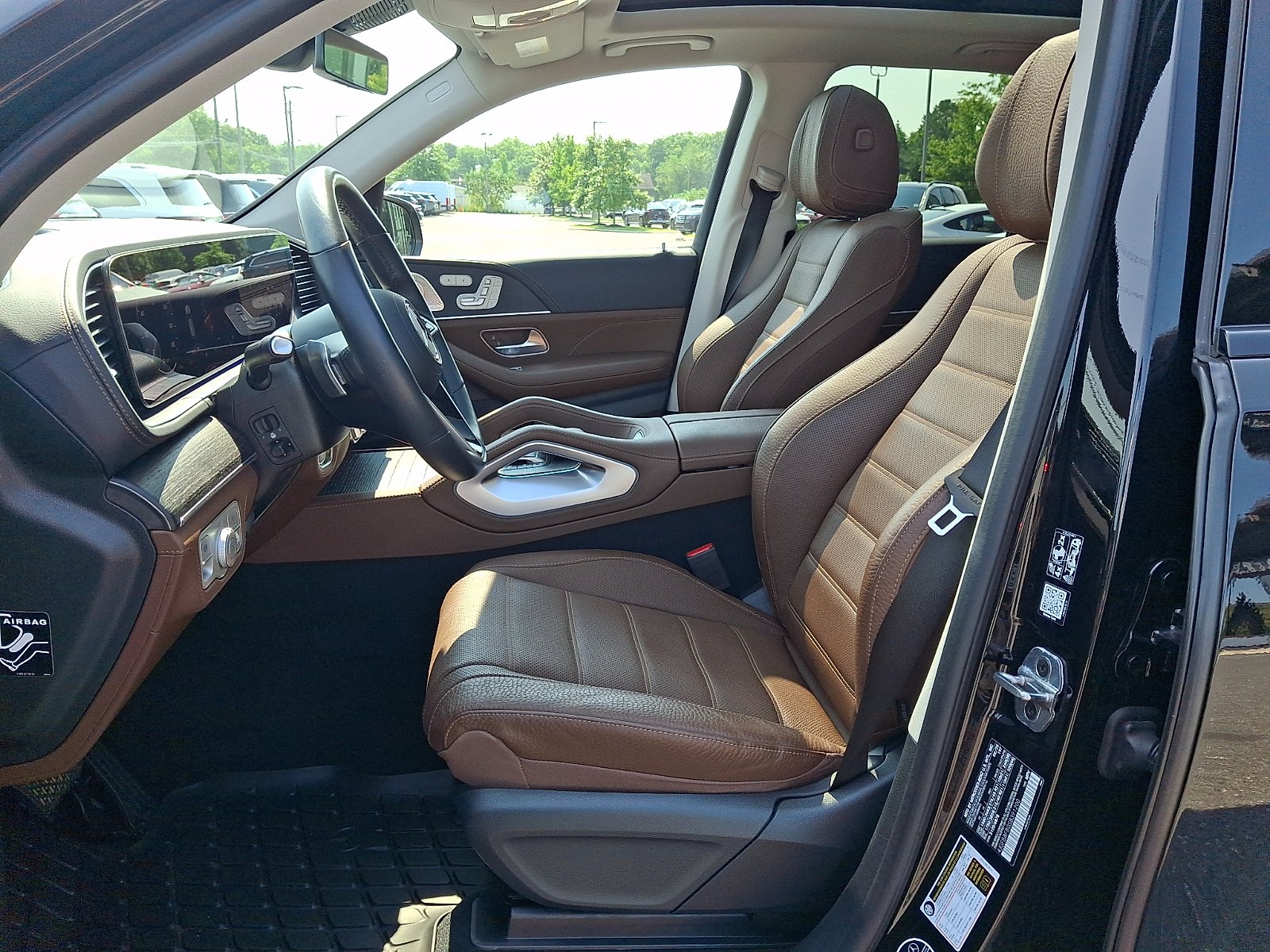 Certified Used 2025 Black Mercedes-Benz 4MATIC® image 13
