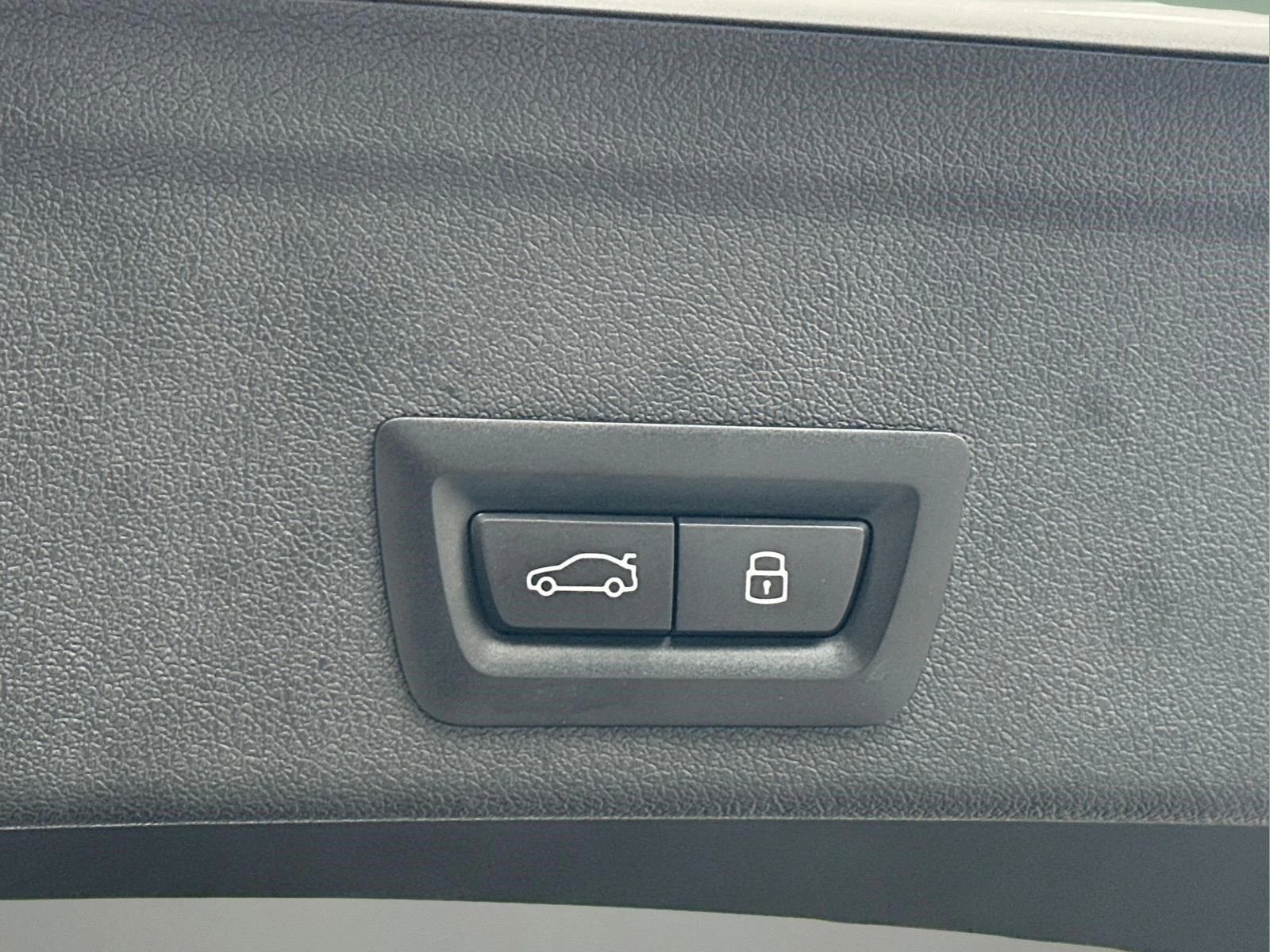 Used 2024 Mineral White Metallic BMW  image 6
