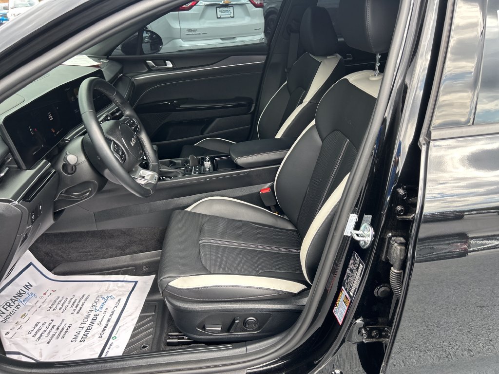 Used 2025 Black Kia GT-Line image 13