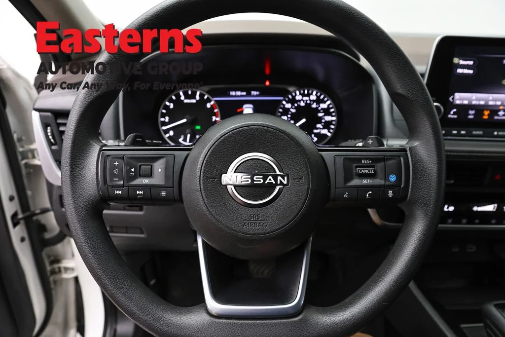 Used 2023 White Nissan SV image 10