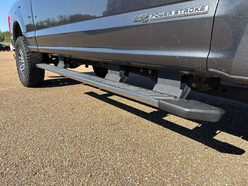 Used 2017 Gray Ford Lariat image 10