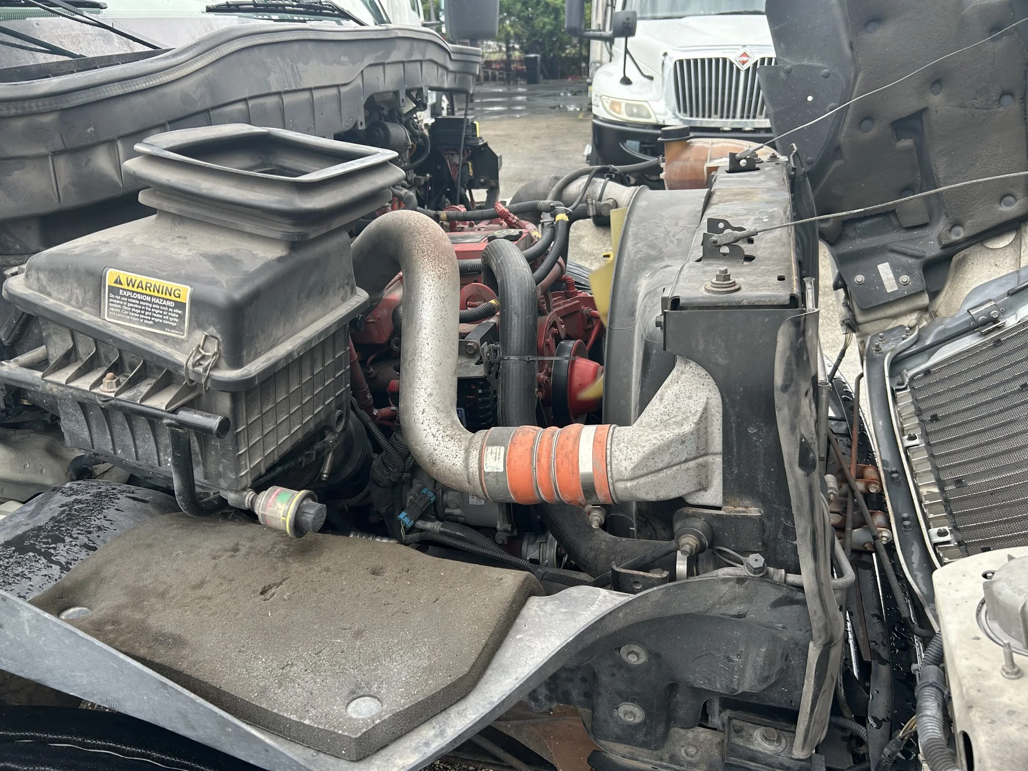 Used 2019  INTERNATIONAL Box Truck image 8