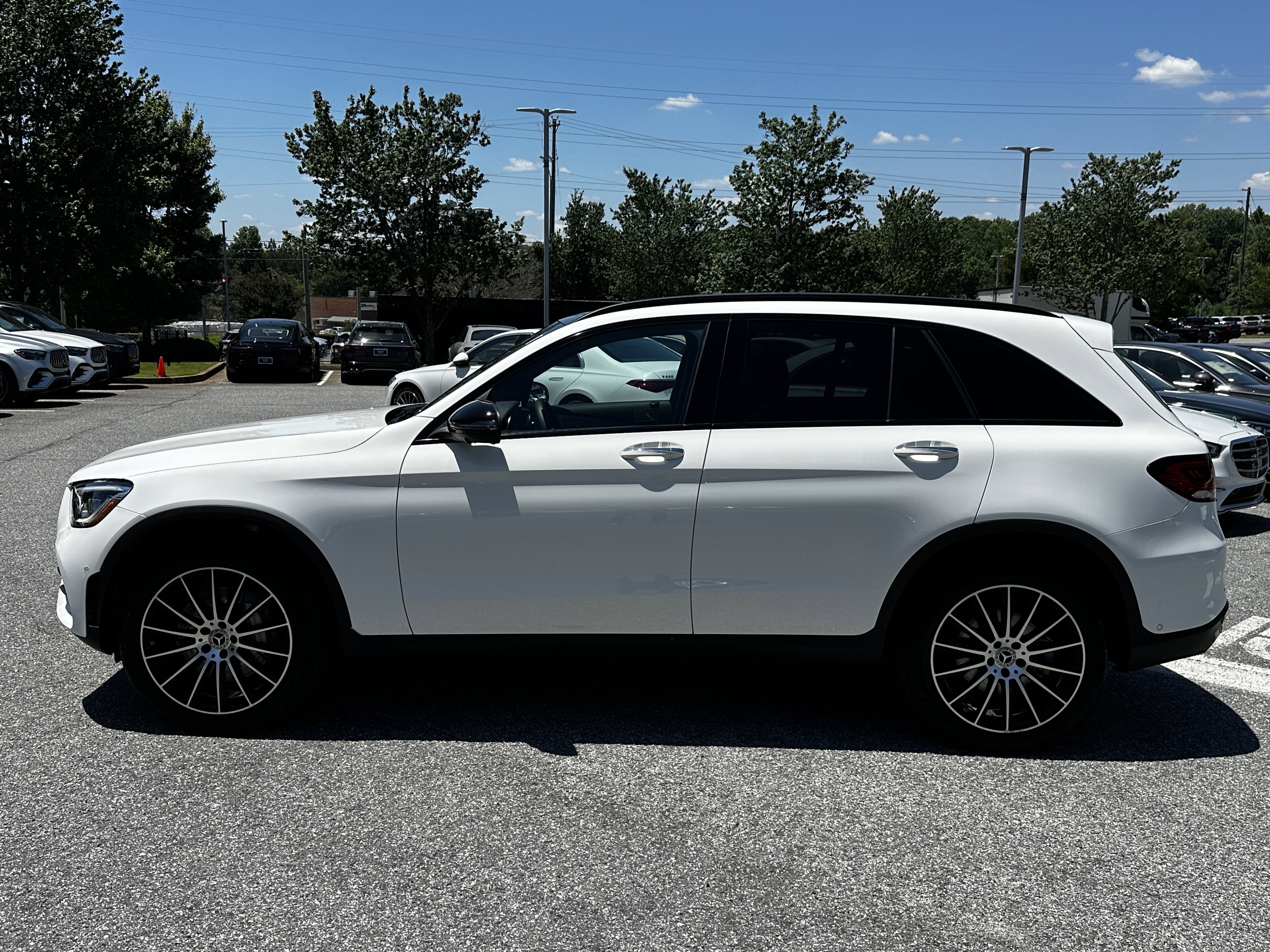 Certified Used 2022 White Mercedes-Benz GLC 300 image 5
