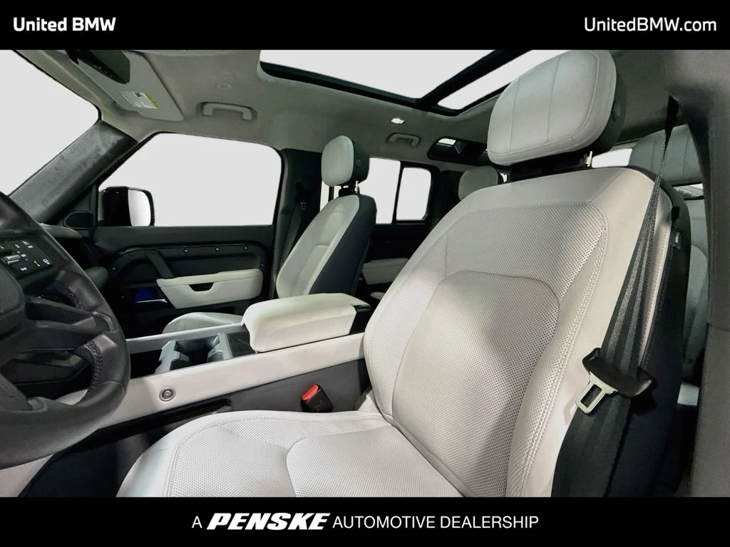 2025 Land Rover Defender V8 - Photo 12