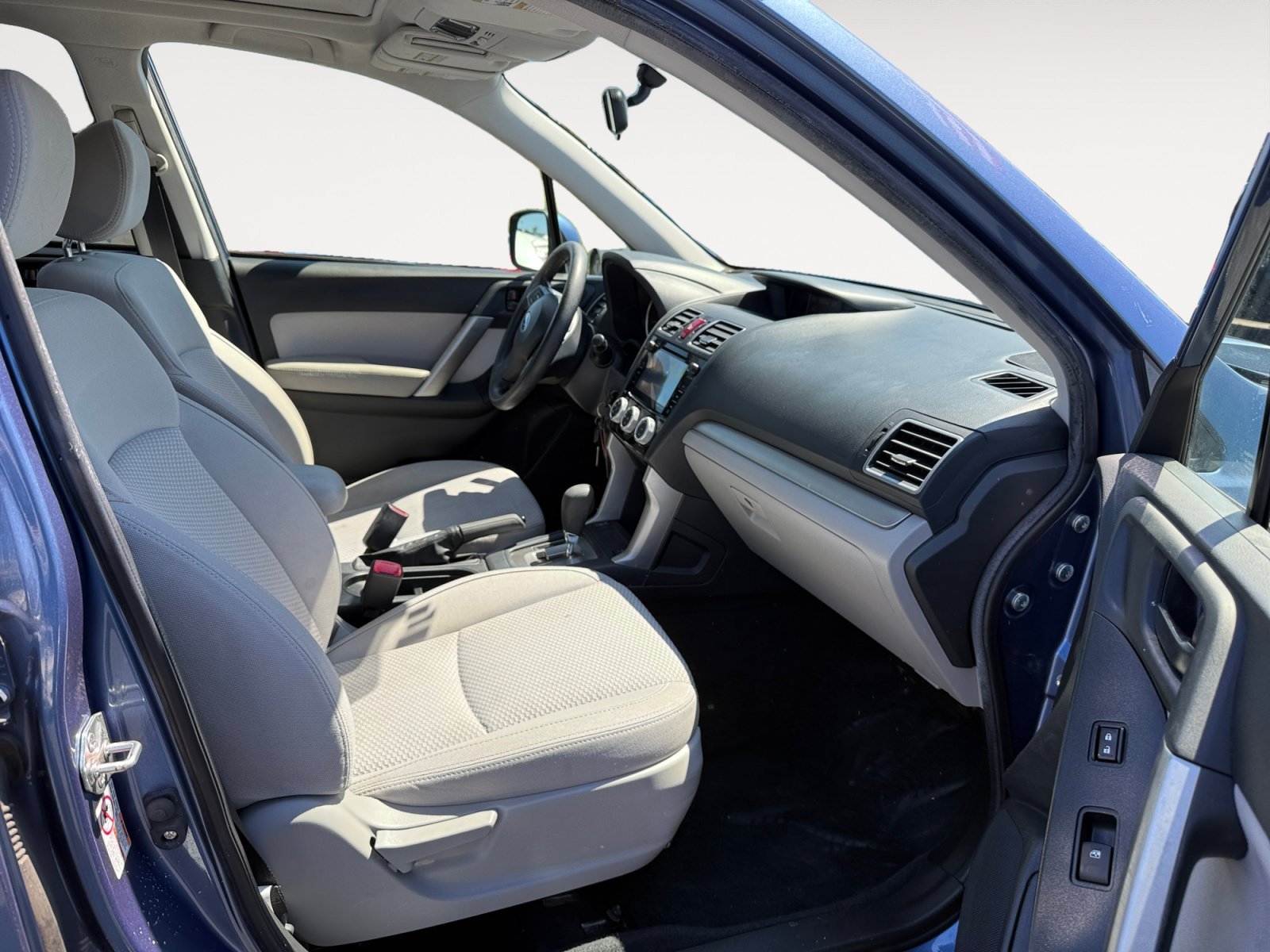 Used 2016 Quartz Blue Subaru 2.5i Premium image 19