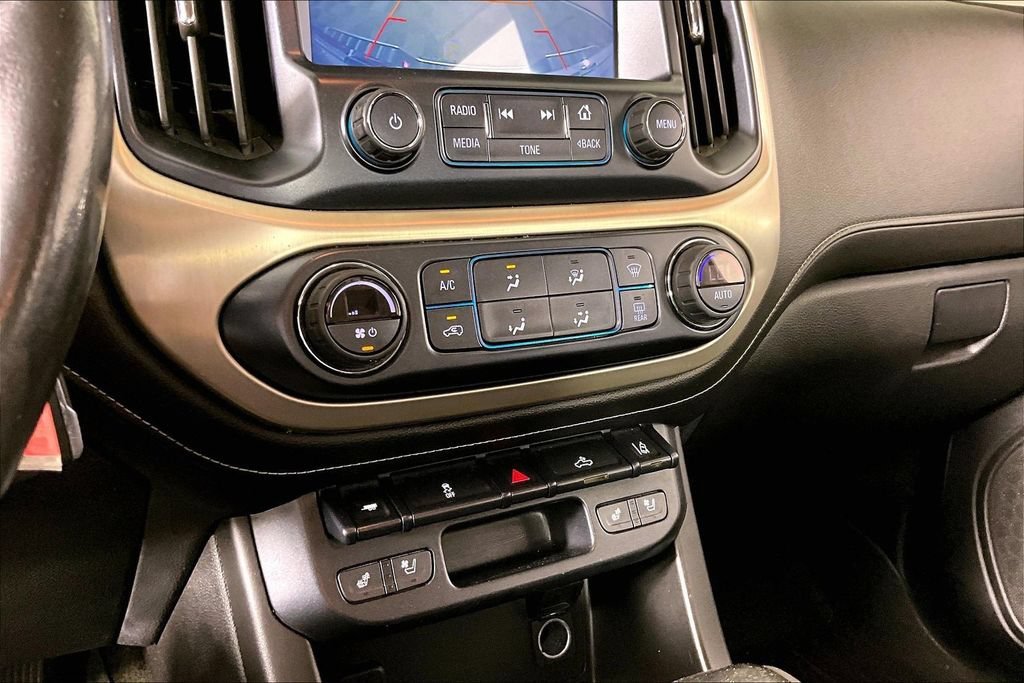 Used 2017 QUICKSILVER METALLIC GMC 4WD Denali image 13