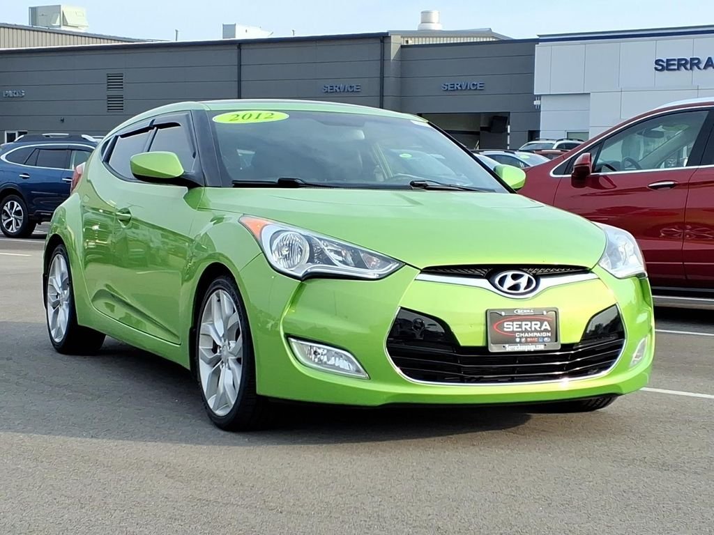 Used 2012 Electrolyte Green Hyundai Base image 14