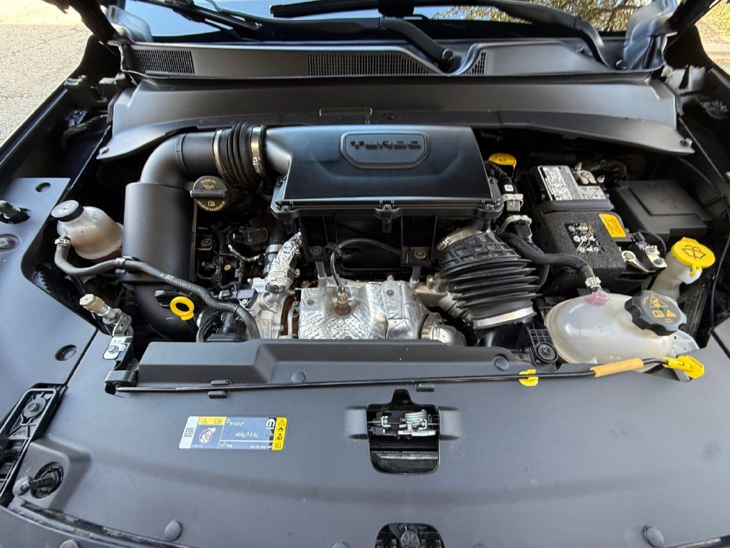Used 2025 Black Jeep Latitude image 7