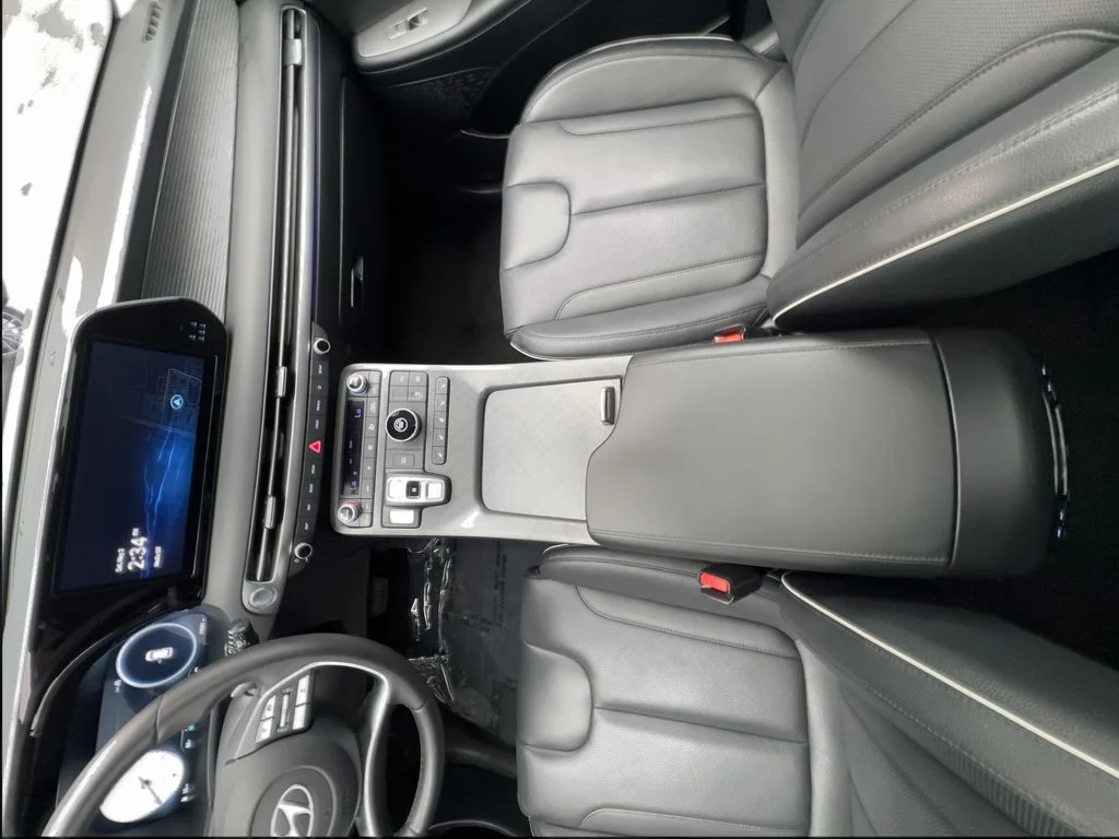 Used 2025 Silver Hyundai Limited image 39