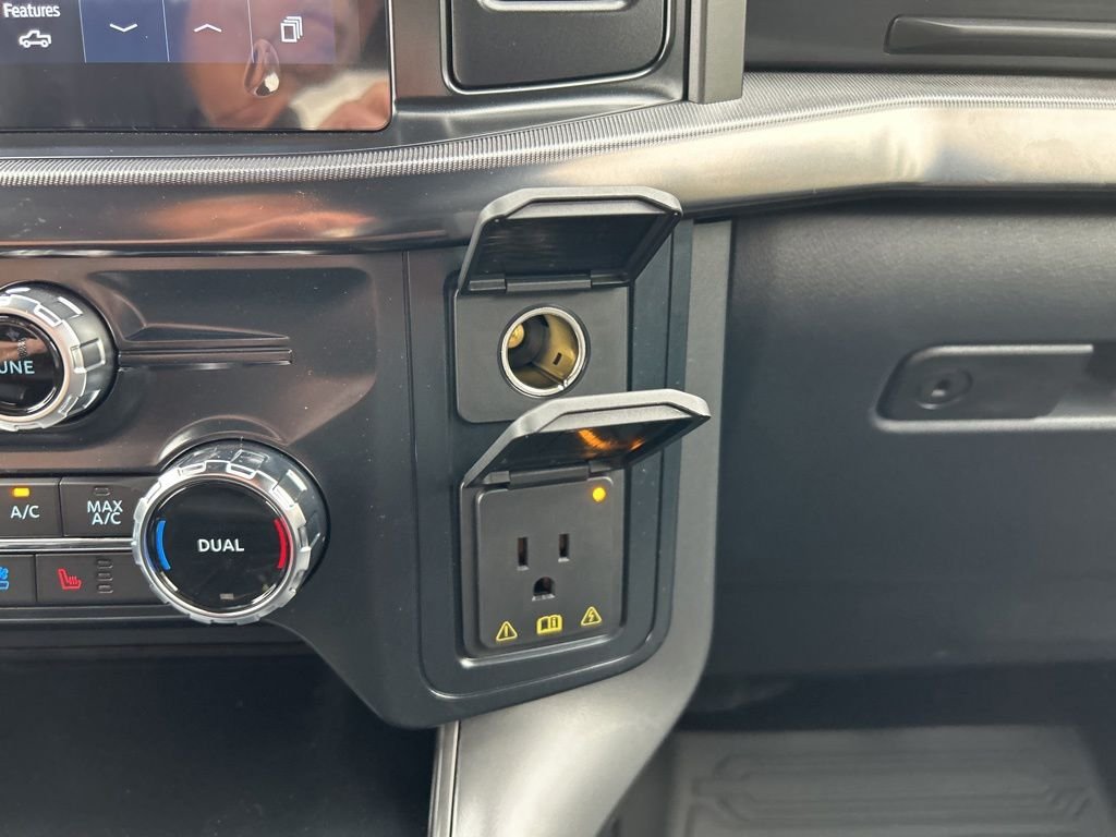 New 2026 Oxford White Ford Lariat image 30