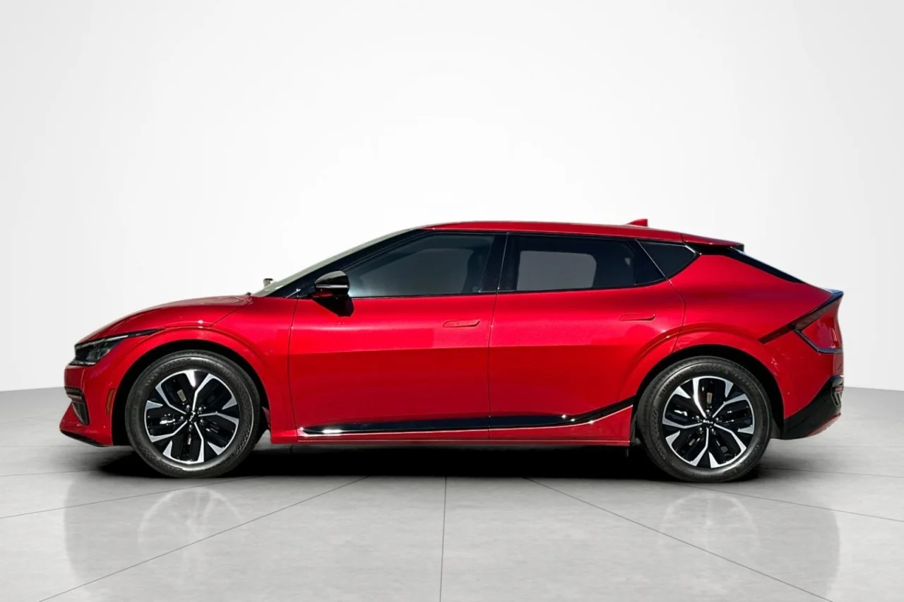 Used 2024 RED Kia GT-Line image 2