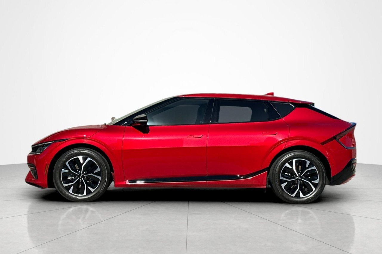 Used 2024 RED Kia GT-Line image 2