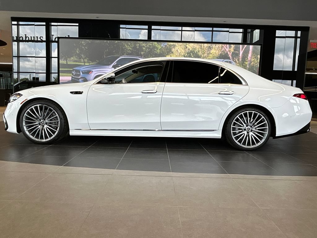 New 2027 MANUFAKTUR Moonlight White Metallic Mercedes-Benz S 580 image 31