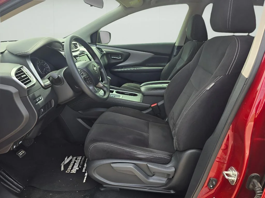 Used 2019 Cayenne Red Pearl Metallic Nissan S image 18