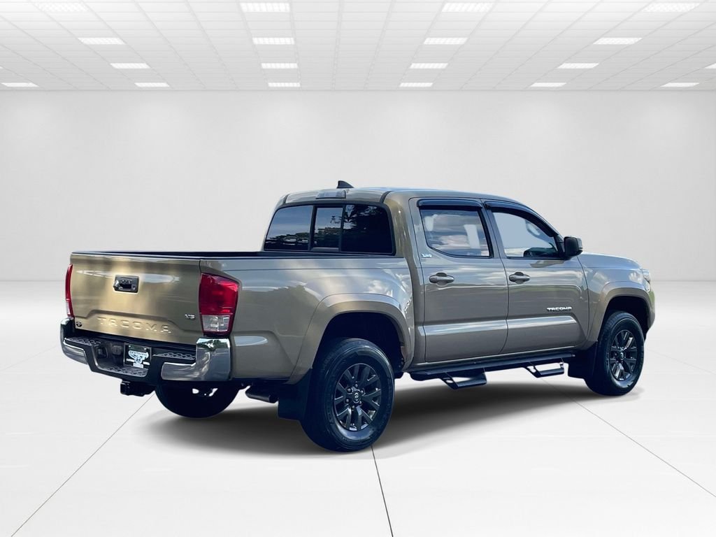 Used 2017  Toyota SR5 image 6