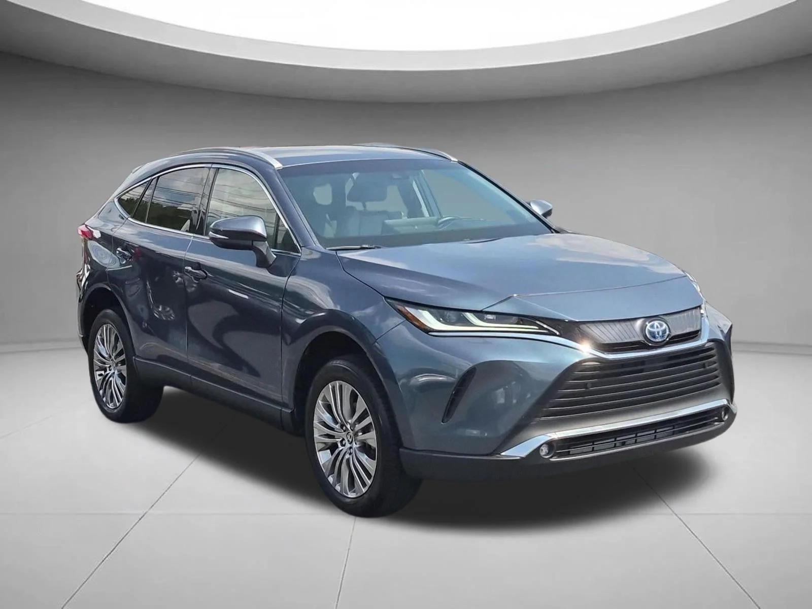 Used 2024 Coastal Gray Metallic Toyota XLE image 7