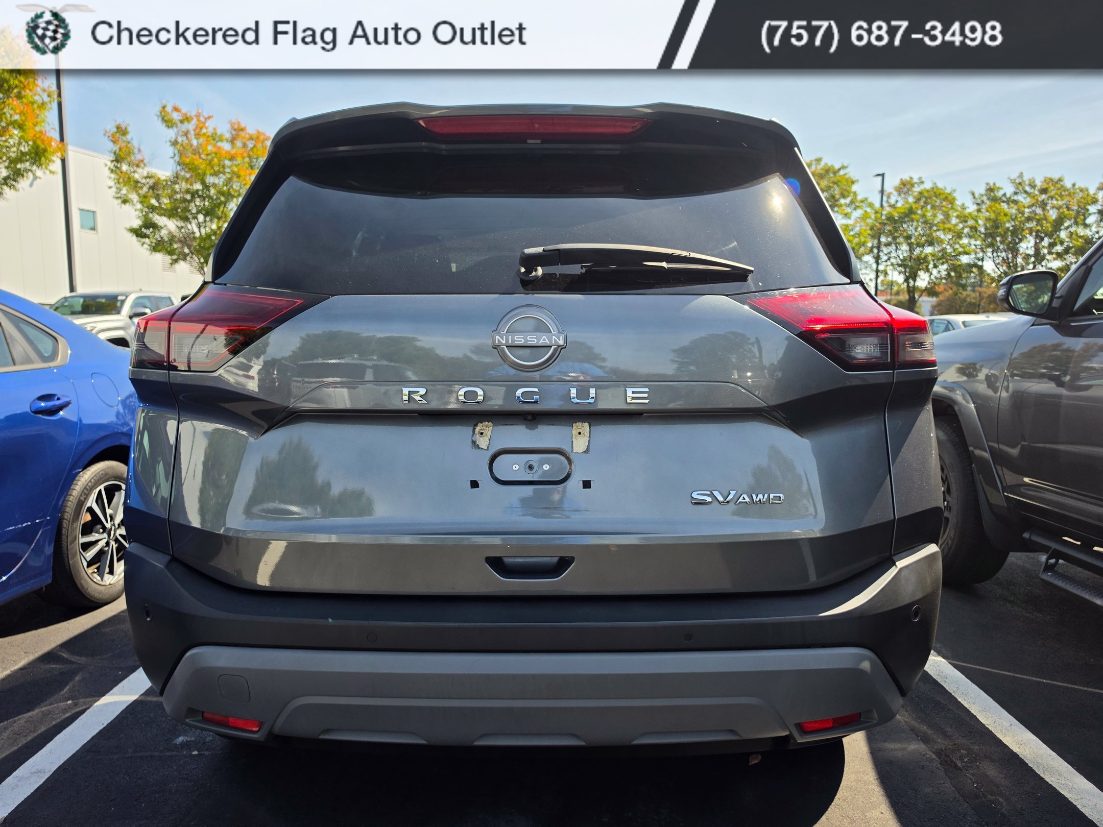 Used 2023 Gun Metallic Nissan SV image 5