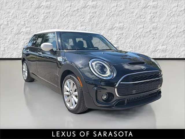 2024 MINI Clubman Cooper S's photo