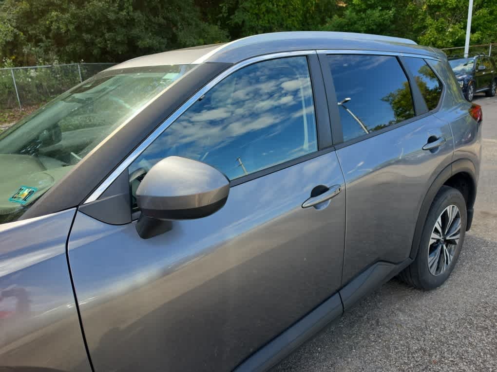 Certified Used 2023 Gun Metallic Nissan SV image 6