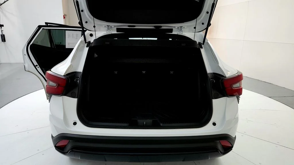Used 2024 White Chevrolet 1RS image 20