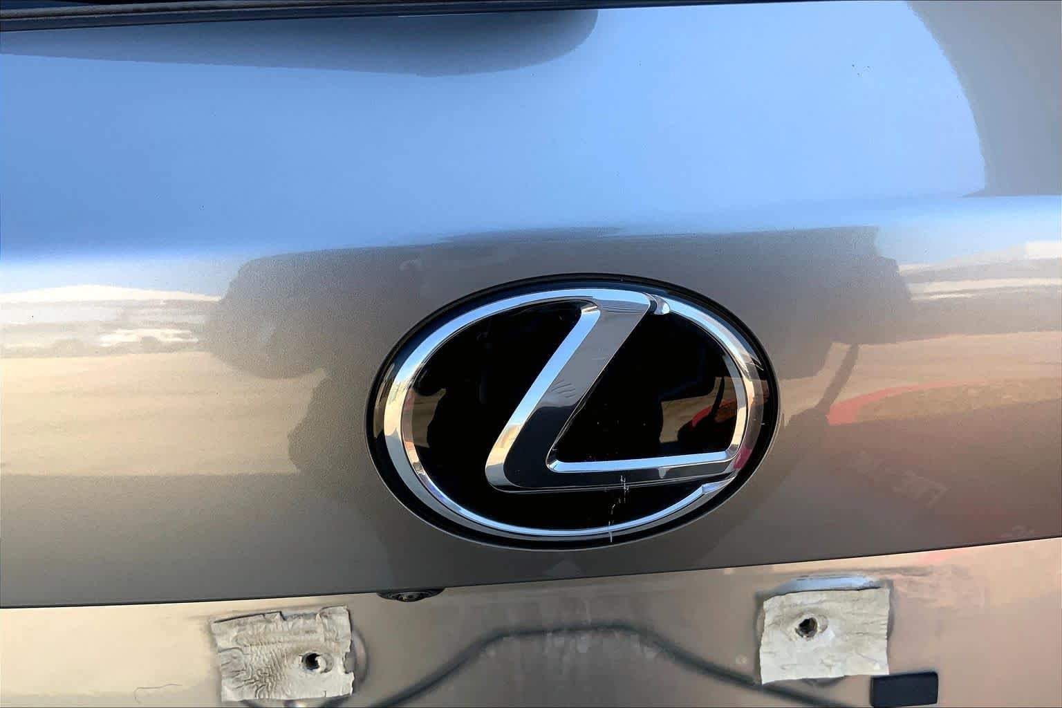 Used 2021 Atomic Silver Lexus  image 33
