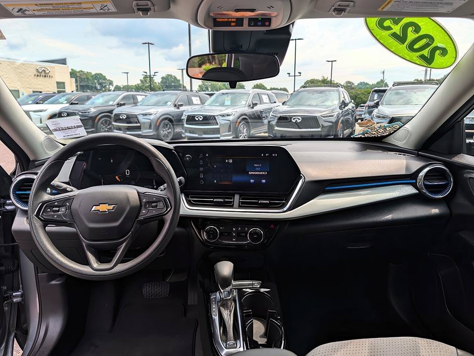 Used 2025 Sterling Gray Metallic Chevrolet LT image 13