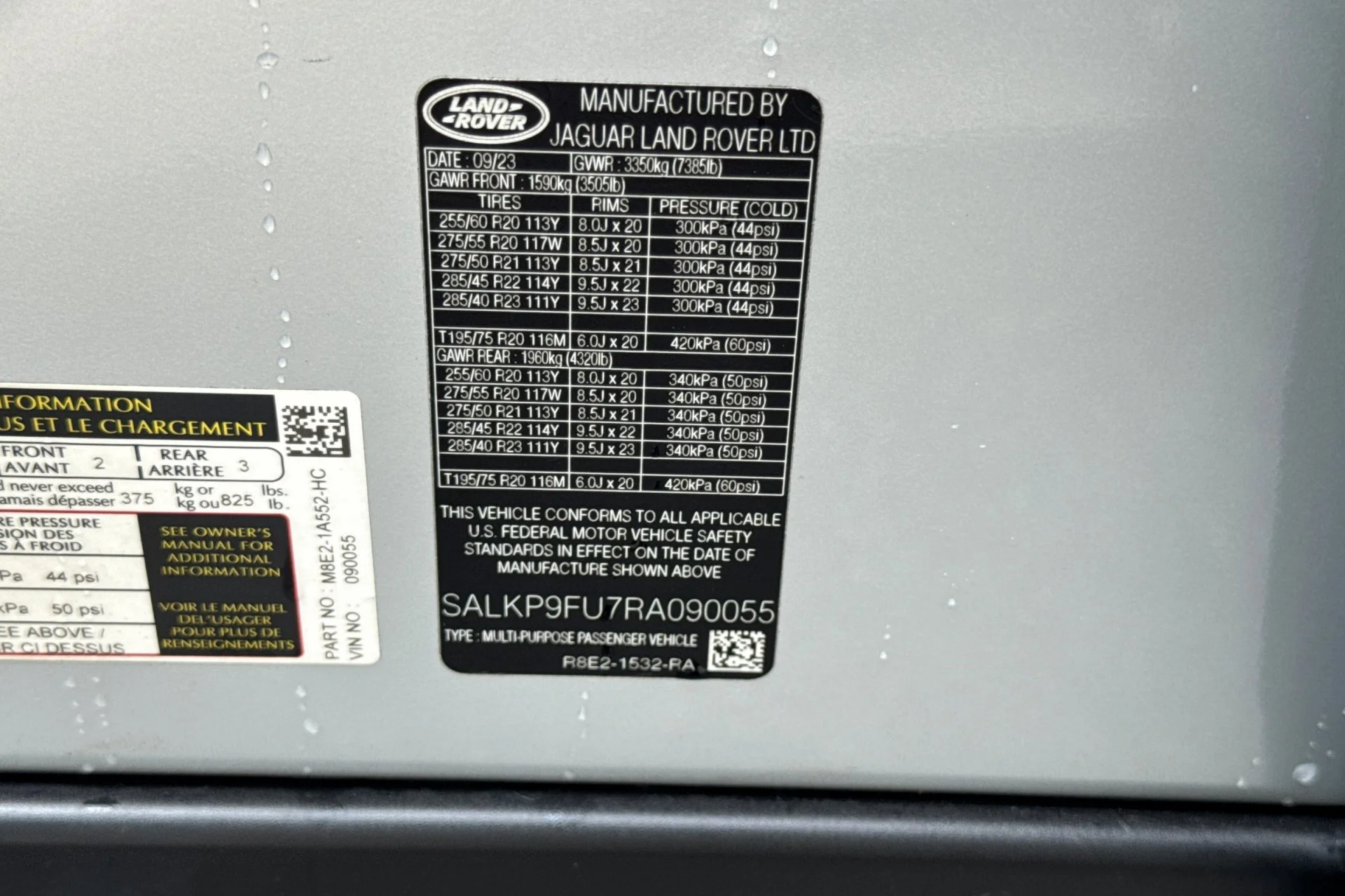 Used 2024 Silver Land Rover SE image 30