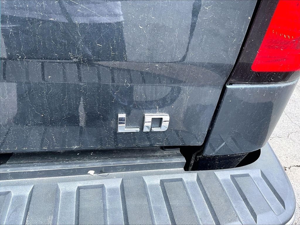 Used 2019 Graphite Metallic Chevrolet LT image 7