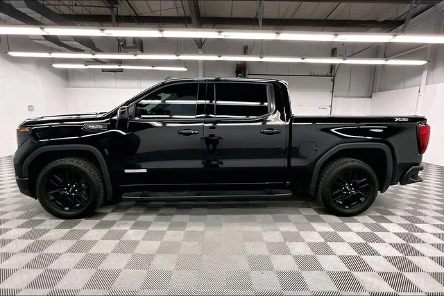 Used 2024 Onyx Black GMC Elevation image 14