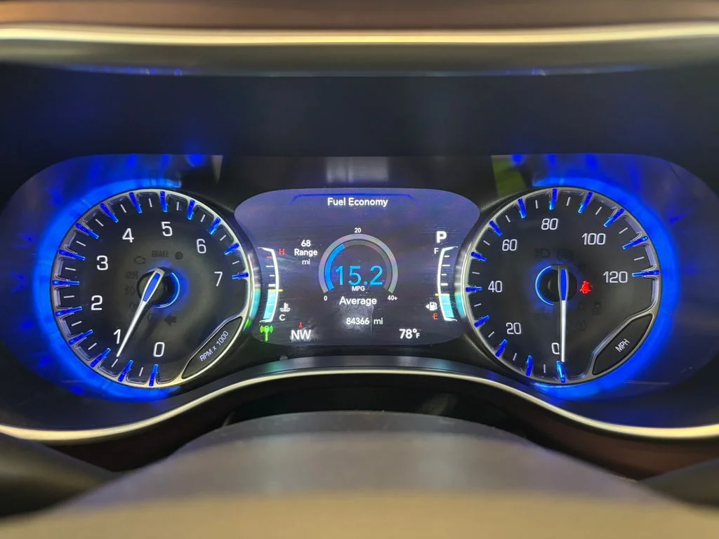 Used 2017 Silver Chrysler Limited image 18