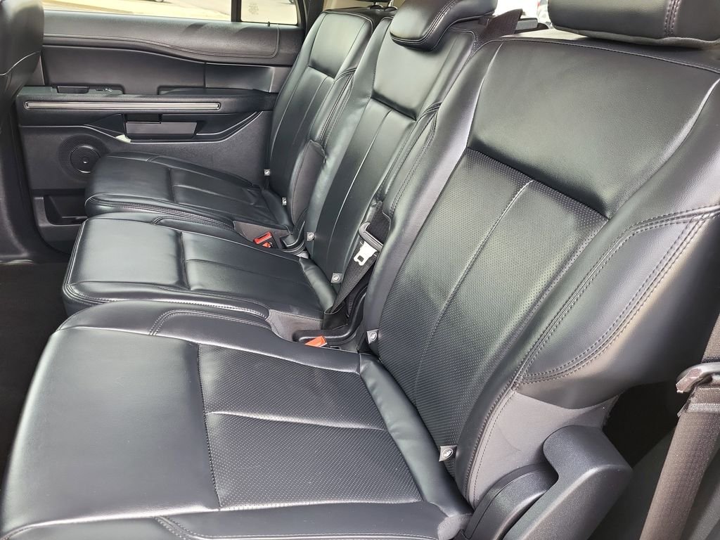 Used 2022 Black Ford XLT image 12