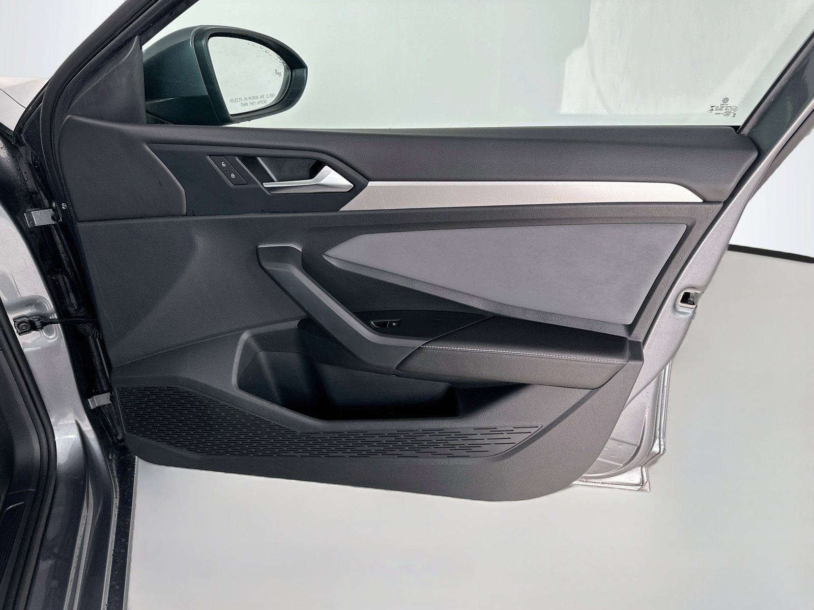 2025 Volkswagen Jetta SE - Photo 34