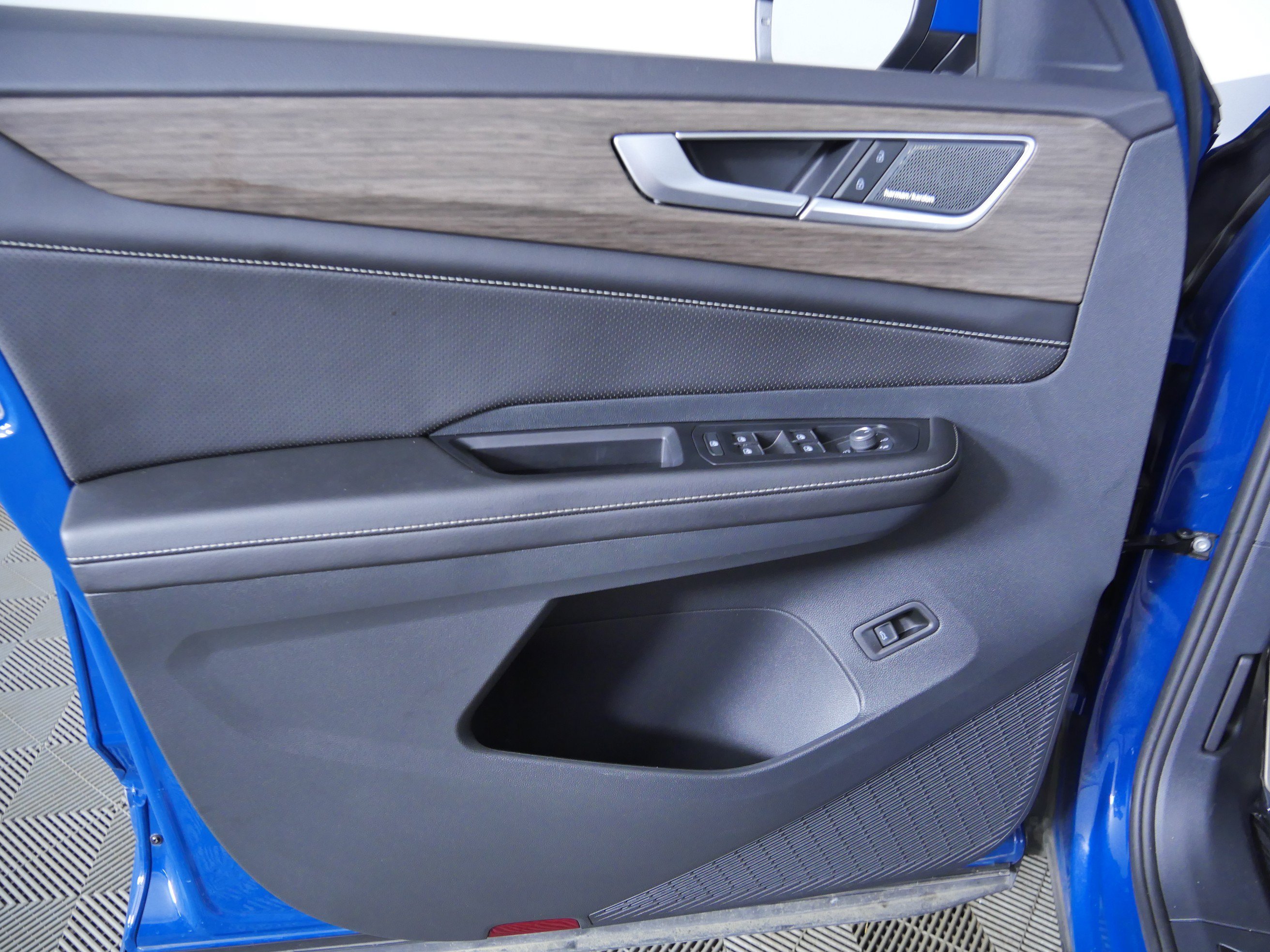 Used 2026 Mountain Lake Blue Metallic Volkswagen 2.0T SEL Premium R-Line image 21