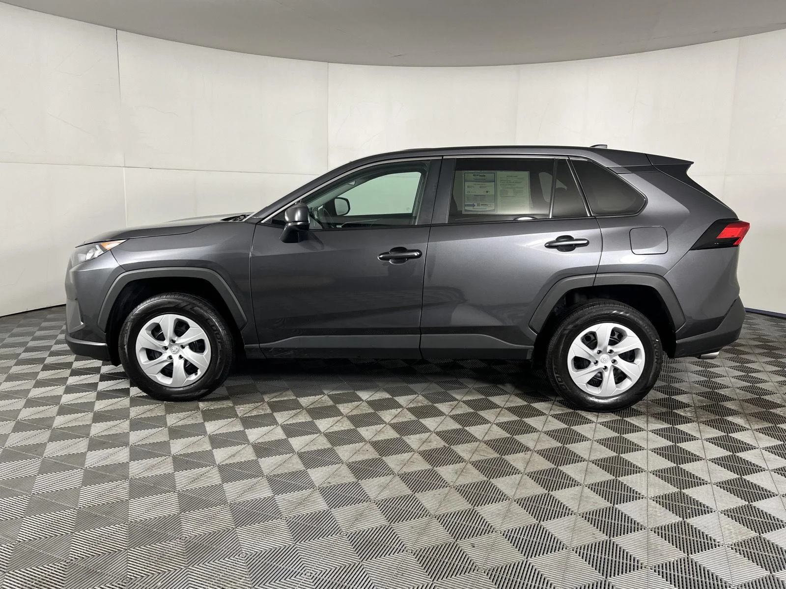 Used 2022 Magnetic Gray Metallic Toyota LE image 15