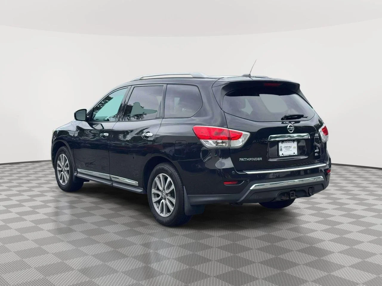 Used 2016 Magnetic Black Metallic Nissan SL image 5