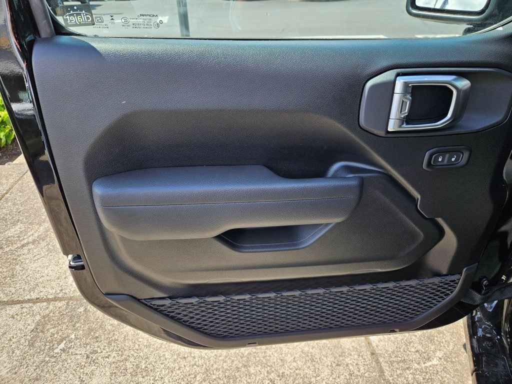 New 2026 Black Clear-Coat Exterior Paint Jeep Sport image 10
