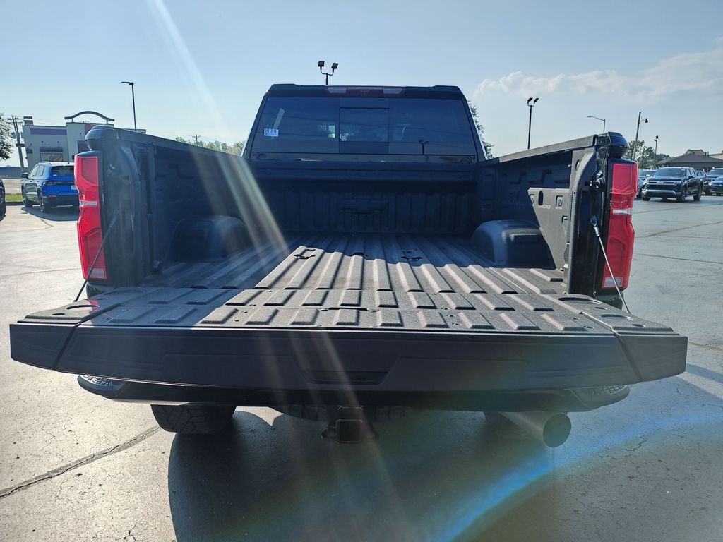 Used 2025 Black Chevrolet ZR2 image 9