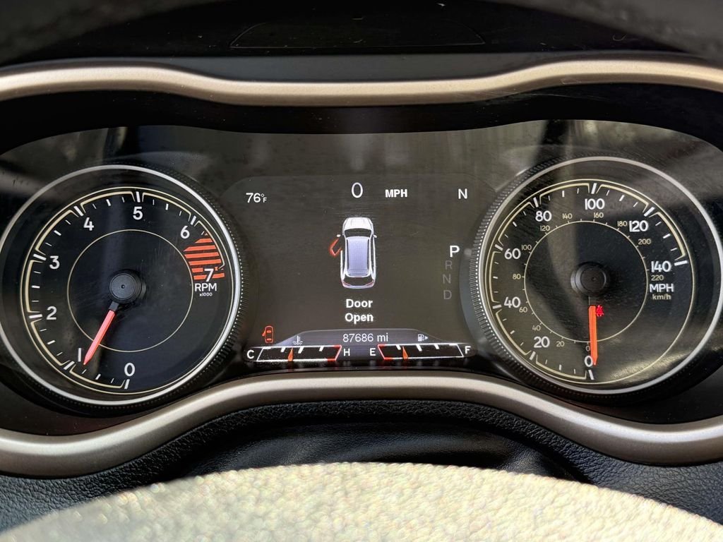 Used 2018 Gray Jeep Limited image 26