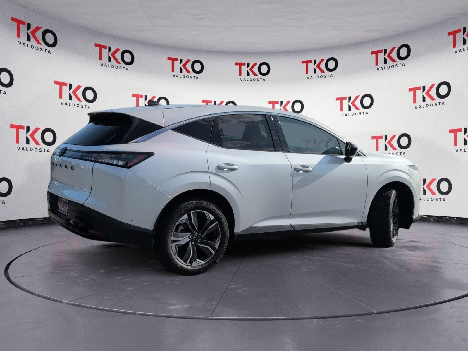 Used 2025 Everest White Pearl Tricoat Nissan SV image 4