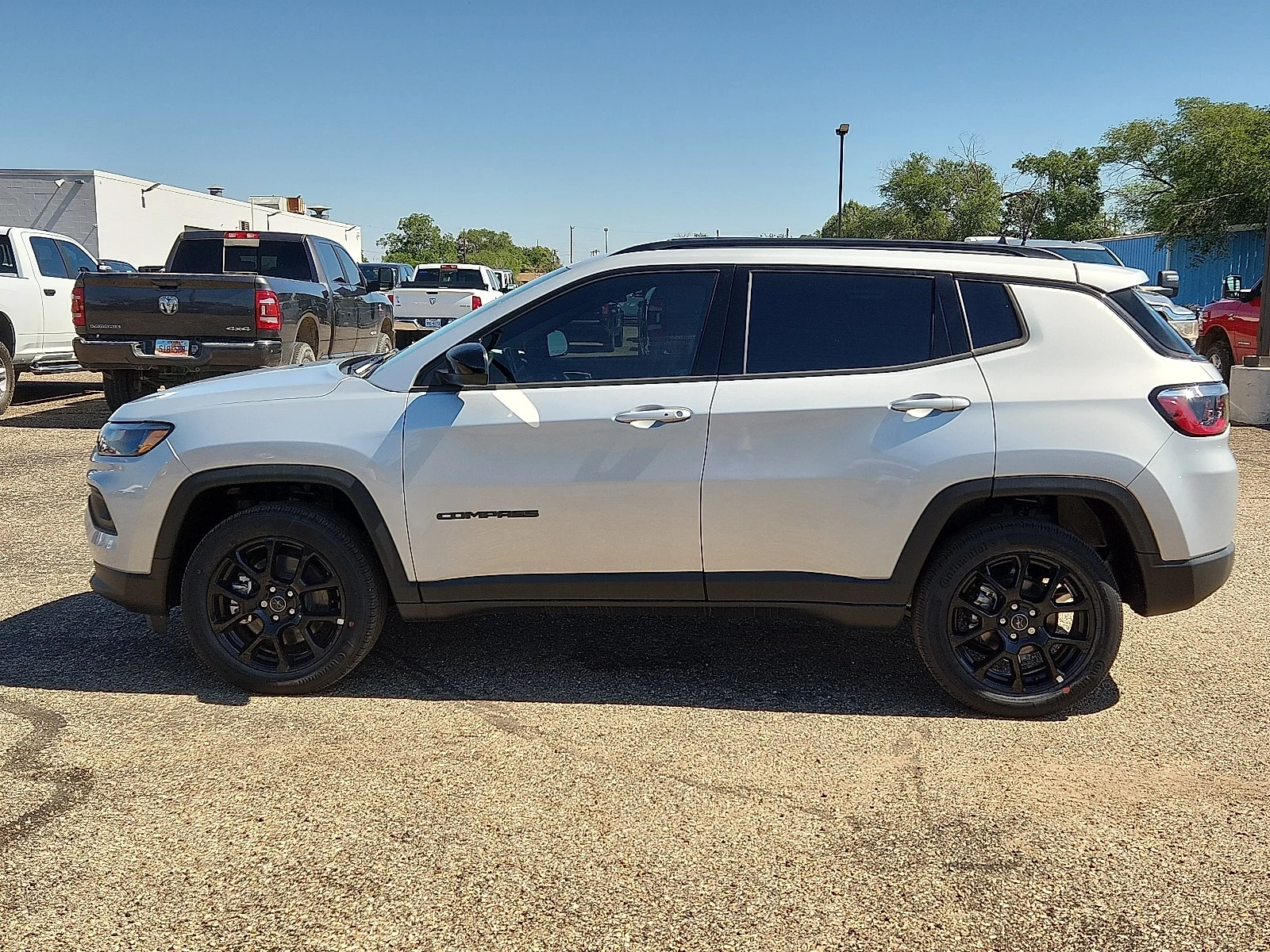 New 2026 Silver Jeep LATITUDE ALTITUDE 4X4 image 2
