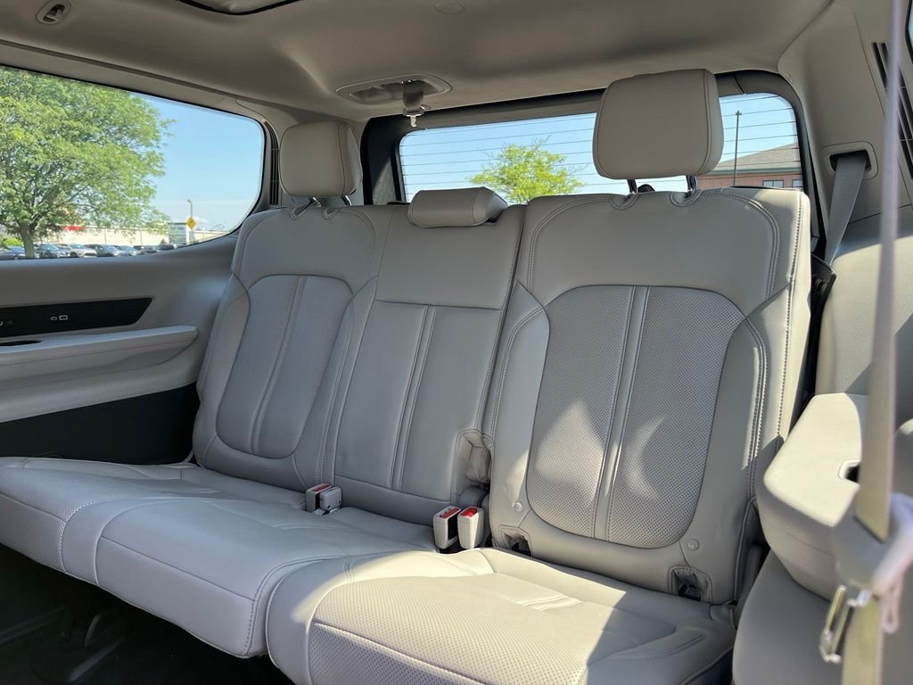 Used 2022 Silver Jeep Series III image 26