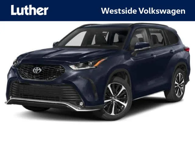 Used 2022 Magnetic Gray Metallic Toyota XLE image 1