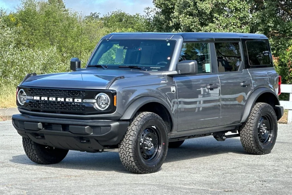 New 2026 Gray Metallic Ford Big Bend® image 8