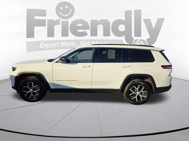 Used 2025 White Jeep Limited image 8