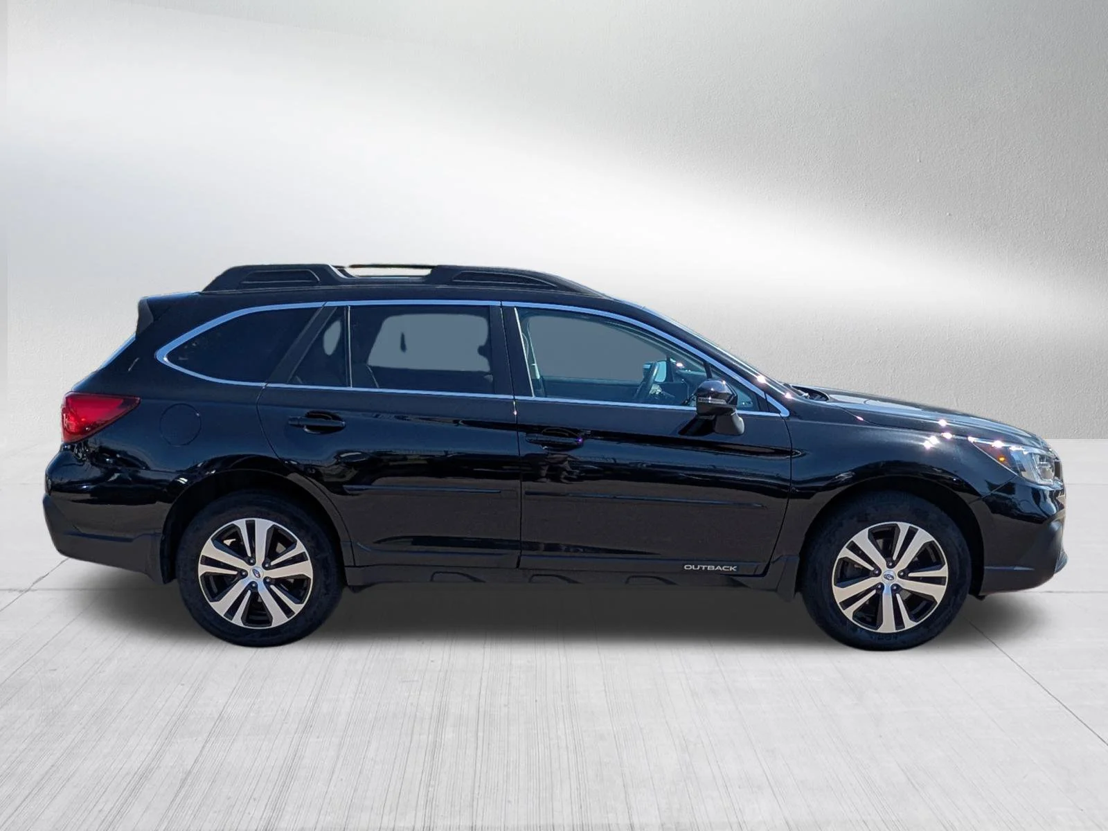 Used 2018 Crystal Black Silica Subaru Limited image 8