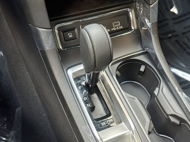 New 2026 CRYSTAL WHITE PEARL Subaru Limited 7-Passenger image 28